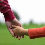 אמפתיה כבסיס לקשר בריא בין הורים לילדים